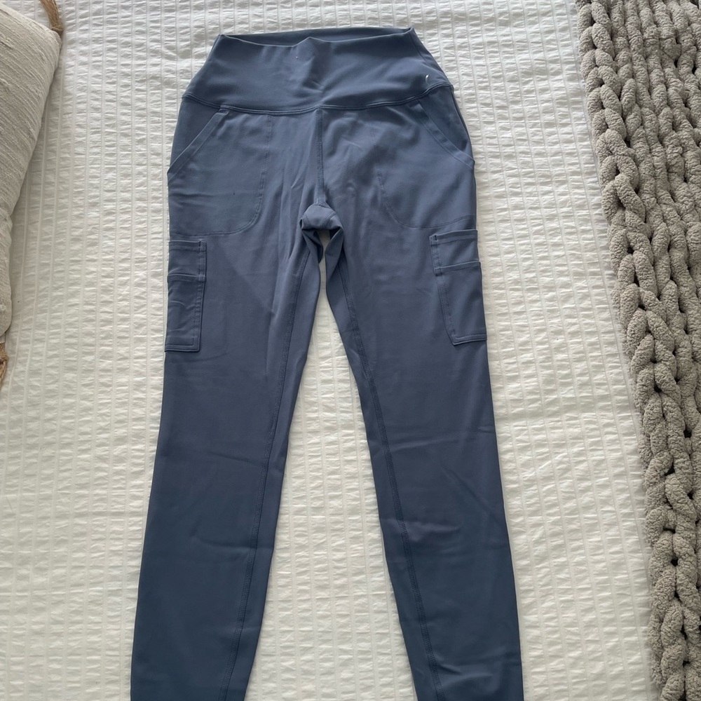 Blue Athletic Leggings with Wide Waistband and Tapered Leg